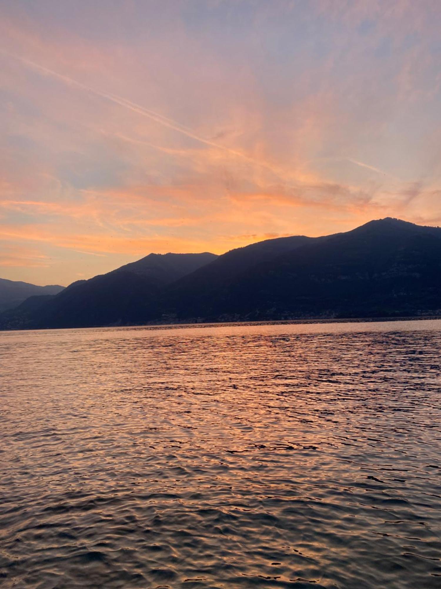 Peonia Apartment - Appartamento Vista Lago Lezzeno Eksteriør bilde