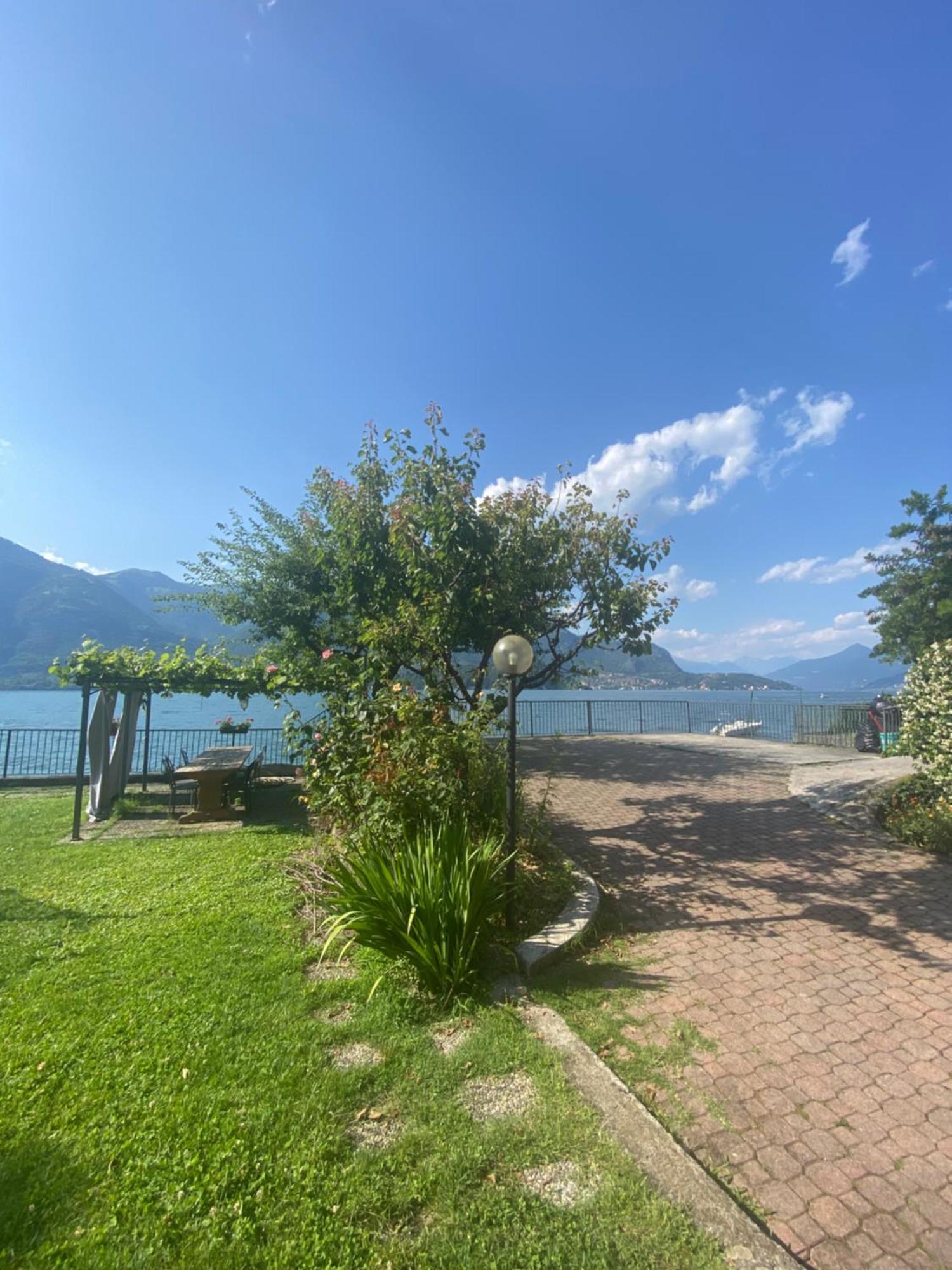 Peonia Apartment - Appartamento Vista Lago Lezzeno Eksteriør bilde